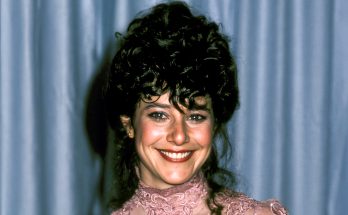 Debra Winger, Who Had Brain Hemorrhage & Was Paralyzed on One Side, Looks Unrecognizable – Her Transformation