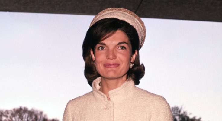 6 Celebrities Who Passed on Their Looks to Their Grandchildren – Photo Comparison