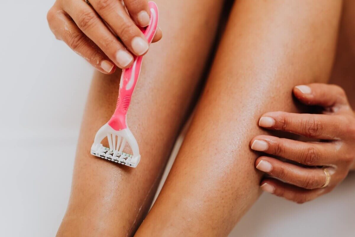 5 Shaving Creams for Sensitive Skin: Why Beauty Experts Choose Eos Lotion, Vanicream, and More