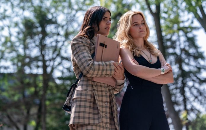 The ‘90s classic is dragged into the present with sex, drugs and a hint of political scandal