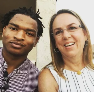 Grandma and Stranger, Who’ve Been Celebrating Thanksgiving Together Since 2016, Share a Heartbreaking Update