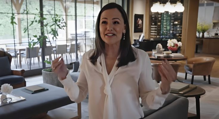 'One of the Best Homes I Have Seen': Jennifer Garner Showed Her Big Bathroom with Barn Window – Inside Her LA House