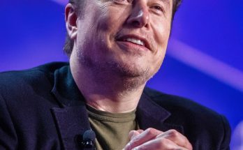 REPORT: Elon Musk Emerges As Front-Runner To Become The Next Owner Of $7-Billion NFL Franchise November 25, 2024 - Leave a Comment Elon Musk looking on. Elon Musk (Kent Nishimura/Getty Images) Elon Musk has emerged as a betting favorite to take over as the new owner of a struggling AFC franchise. After winning the 2024 U.S. presidential election, Donald Trump named Elon Musk and Vivek Ramaswamy the co-leaders of the Department of Government Efficiency. As if the Tesla, Inc., X/Twitter and SpaceX head man isn’t busy enough as is. Of course, a prominent and influential business figure like Musk can never be too tired to add more expenditures to his lifestyle. He has an estimated net worth of over $300 billion, after all. According to the latest betting odds at Bovada, Elon Musk now has the second-best odds to replace Woody Johnson as the owner of the New York Jets. Johnson has owned the struggling AFC East squad since 2000. According to Forbes’ valuations for 2024, the team is worth $6.9-billion. Johnson has become the target of criticism amid a disastrous 2024 Jets season that was full of hope. But the first healthy season with Aaron Rodgers has been a disaster, with the Jets near the NFL basement at 3-8. Though Johnson hasn’t expressed any interest in potentially selling the Jets, it only takes one can’t-miss offer. And with over a quarter of a trillion dollars in his bank account, Elon Musk could easily give Johnson a lucrative offer that couldn’t be turned down. Elon Musk As The Jets Owner Would Be Can’t-Miss Content Musk is one of the most polarizing figures in the world, especially ever since he acquired Twitter and re-branded it to “X.” Now imagine if this man became the owner of a big-market NFL team like the Jets, who have been a non-stop circus since their last playoff appearance in 2020. It’s safe to say that the vast majority of Jets fans would welcome a change in the ownership chair. Would they want someone like Musk in charge? It depends which Jets fan you ask, but the headlines would really write themselves.