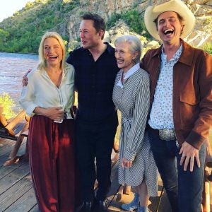 Billionaire Elon Musk’s younger sister, Tosca Musk, revealed many things about her brother such as Elon Musk used to beat his father to protect his mother and often cooked for the family, ready to give advice and beat his violent father when he was young