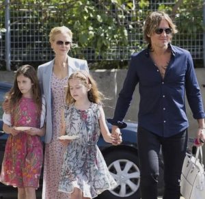 LEGENDARY ACTOR SIDNEY POITIER FELL FOR HIS WIFE OF 45 YEARS ON A MOVIE SET