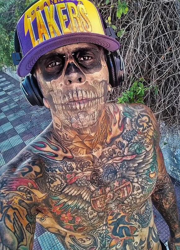 Tattooed Man Reveals Stunning Transformation – You Won’t Believe What He Looked Like Before the Ink