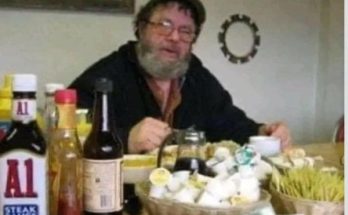 An old man was eating at a truck stop when three rough-looking bikers walked in. 
