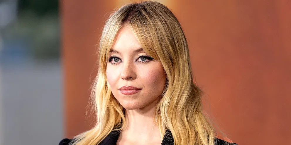 'Stunning': Fans React to Sydney Sweeney, 27, Showing Her 'Natural' Body in a Swimsuit – Photos