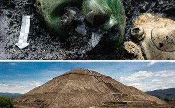 2000-Year-Old Mask Found Near The Pyramid Of The Sun Has Everyone Making The Same Connection