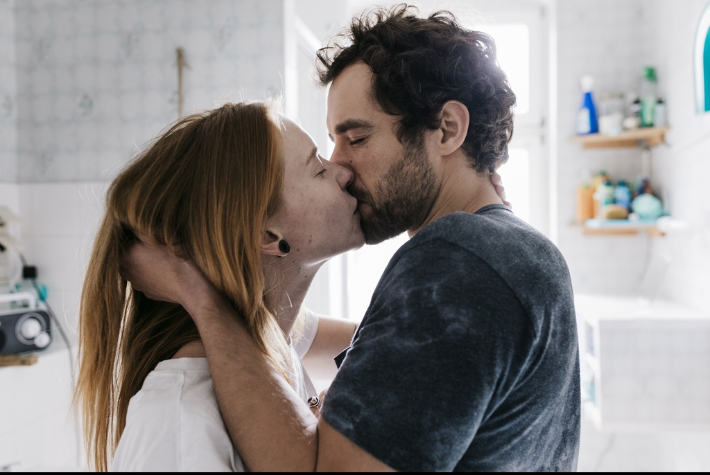 Alarming reason why Guinness World Records stopped allowing people to attempt world's longest kiss