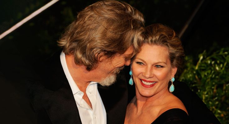 This Actor Fell for a Waitress and Accepted Her Despite Facial Injuries—Years Later, She Stands by Him as Death Looms