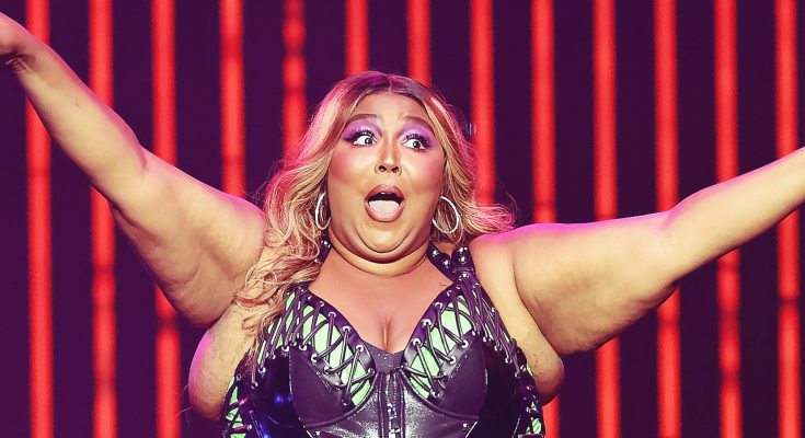Users Say Singer Lizzo Looks 'So Skinny,' Like a 'Different Person' — Her Pics Before & After Drastic Weight Loss