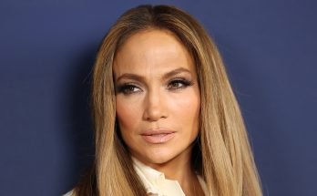 'That Was So Rude': Users React to Interviewer's 'Completely Unprofessional' Comment About Jennifer Lopez — Video