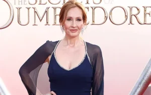 Despite being “turned away” by the audience, Harry Potter author J.K. Rowling remains unfazed, continuing to generate shocking headlines that pique readers’ curiosity.