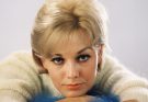 Users Say '80s Bombshell Kim Novak 'Destroyed Her Gorgeous Face' with Plastic Surgeries – Her Transformation Caused a Stir