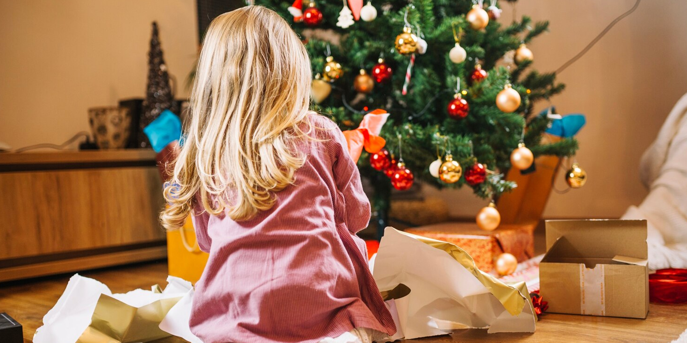 My Husband Disappeared on Christmas Eve — The Next Morning, He Came Home with a Three-Year-Old Girl in His Arms