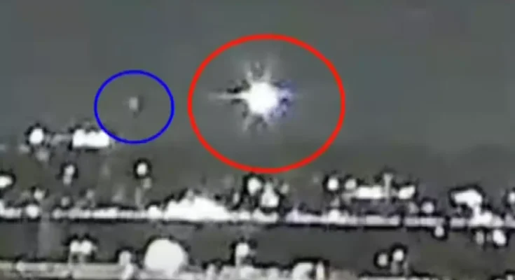 Air traffic control audio from American Airlines crash reveals devastating reaction to plane colliding with helicopter