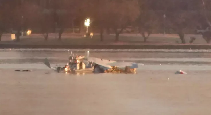 'No survivors’ expected as officials give update on ‘devastating’ American Airlines plane and helicopter crash