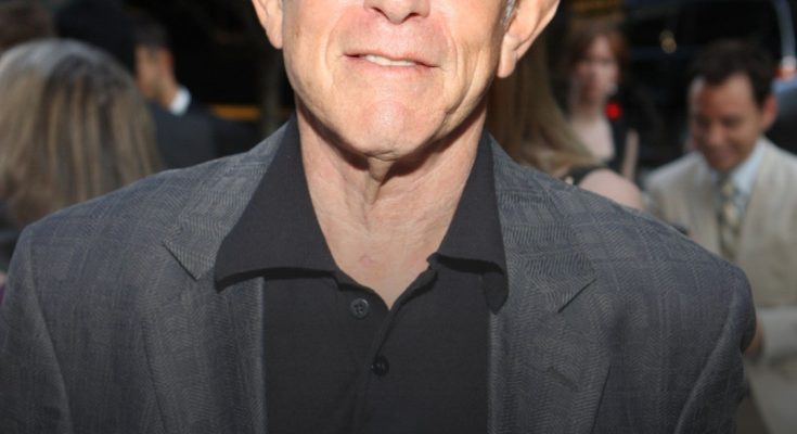 Tony Roberts dies at 85