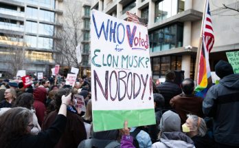 Nationwide Protests Erupt Against Trump’s Executive Power and Musk’s Role in Government