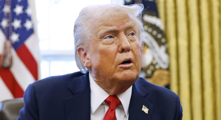 Users React to Picture Hanging Outside the Oval Office
