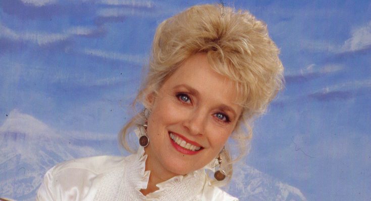 This Country Star Proves Love Knows No Age Limits with Her Husband, 17 Years Her Junior – Their Story