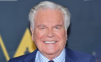 Robert Wagner Was 'Shattered' by His Wife's Death but Found Love Again with a Woman Who Became His Children's Stepmother