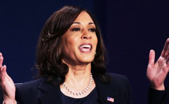 Kamala Harris Shares a Kiss With Douglas Emhoff After Receiving the Chairman's Award at the NAACP Image Awards – Video