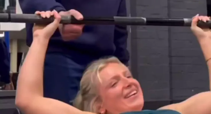 Joey Swoll praises man's interaction with woman as 'etiquette we need more of in gym'