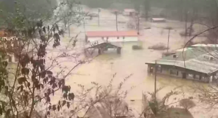 Authorities issue warning after terrifying footage shows moment entire US town is submerged by floods