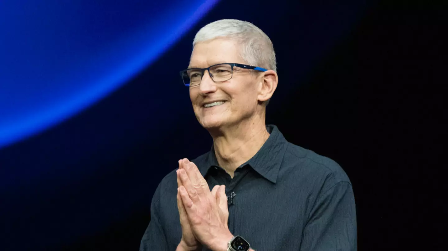 Why Apple is going to invest $500,000,000,000 in America over the next four years and hire 20,000 new workers