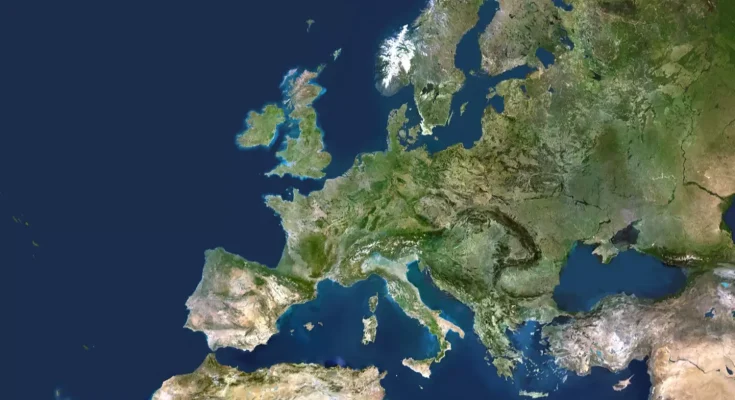 Scientists predict Earth could get eighth continent and new ocean sooner than we ever thought