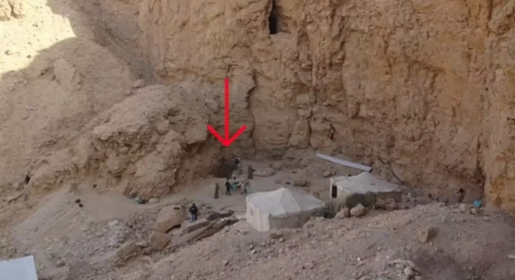 Tomb of missing pharaoh found in biggest discovery since 1922