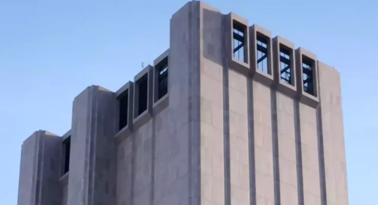 Dark secret behind New York 29-story skyscraper that is completely windowless