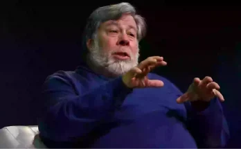 Apple co-founder takes aim at Elon Musk as he reveals huge problem with government position