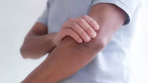 Health expert warns ‘you will die early’ if you can’t pass simple test that you can do at home