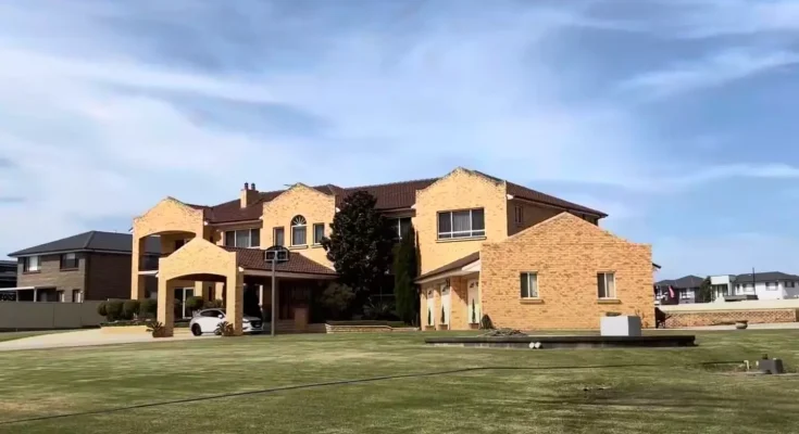 Man makes visit to neighbourhood of 'stubborn family' who rejected £25 million offer from developers to sell house