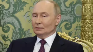 Former CIA chief gives terrifying prediction on how tensions with Putin will end as Trump moves nuclear submarines