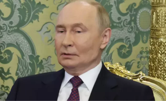 Former CIA chief gives terrifying prediction on how tensions with Putin will end as Trump moves nuclear submarines